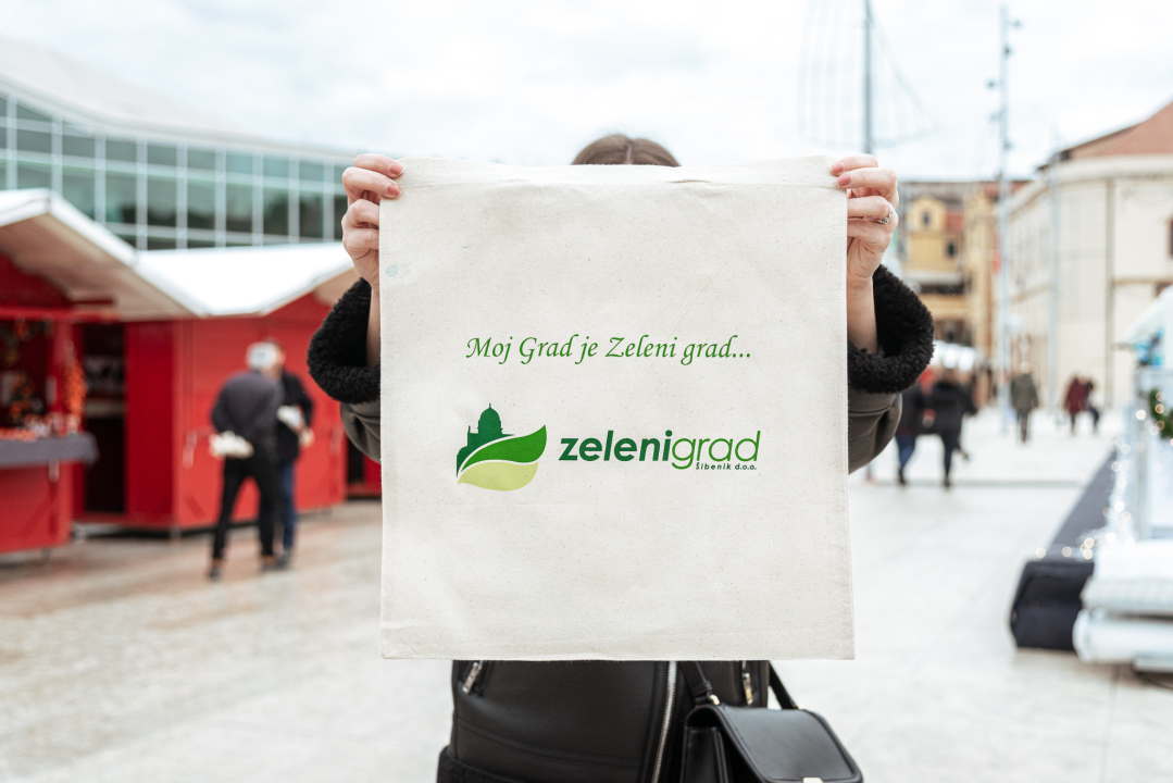 Vrećice planule kao svjećice: Zeleni grad podijelio malo brdo platnenih kesa na Poljani