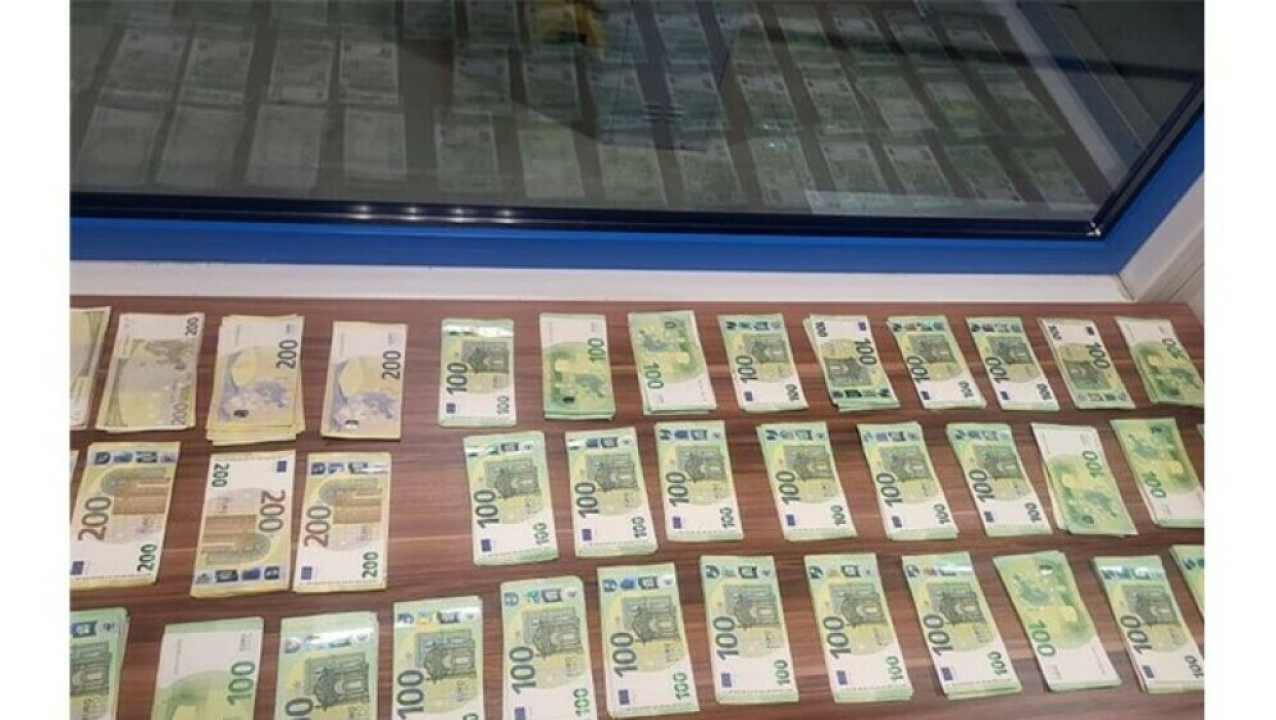 Kakav ulov! Preko granice pokušao prenijeti više od 140.000 eura