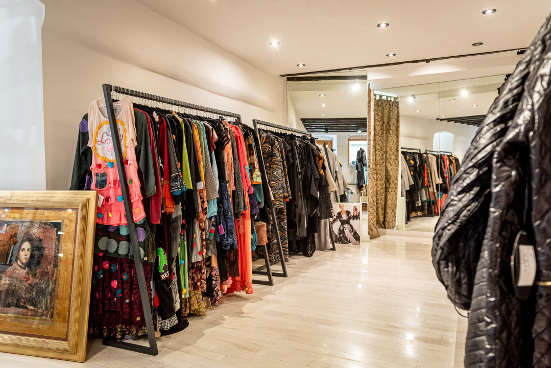 Galerija Juraj Dalmatinac: Provjerite bogatu ponudu i odlične akcije! 