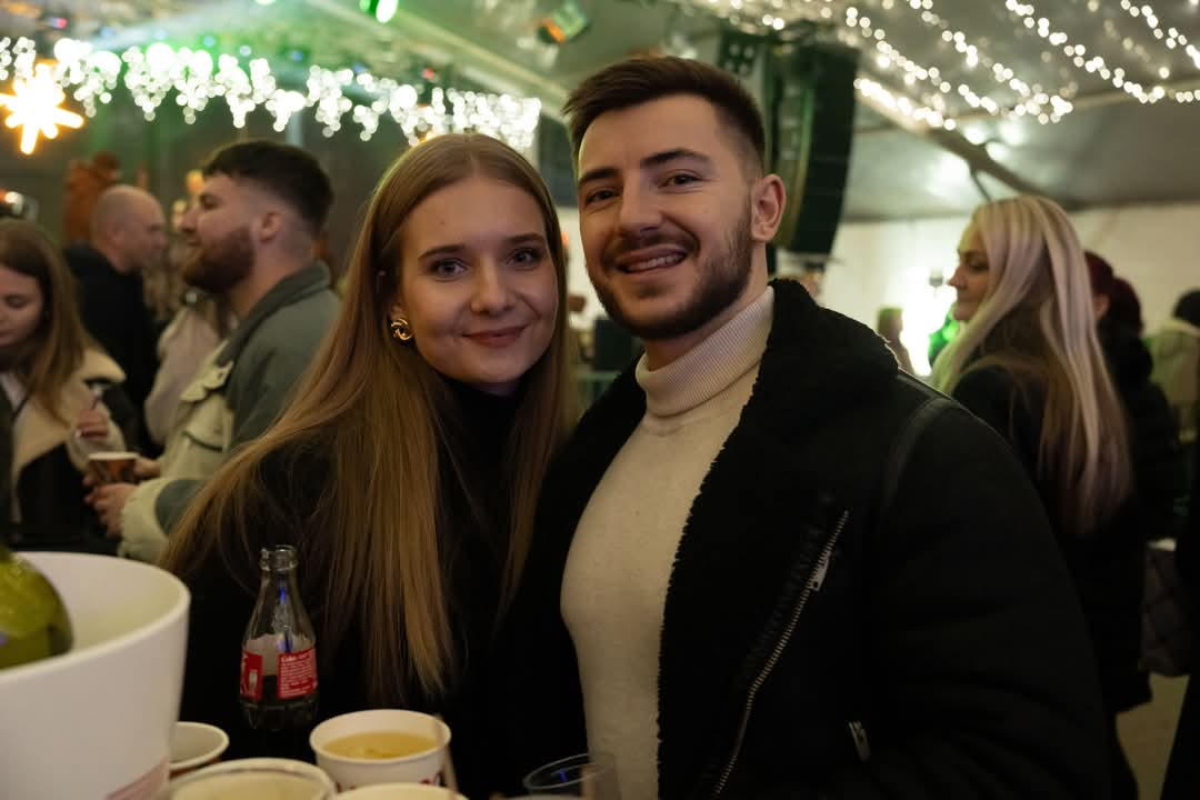 Krcato u šatoru: Adi Šoše oduševio Kninjane na Kraljevskom adventu