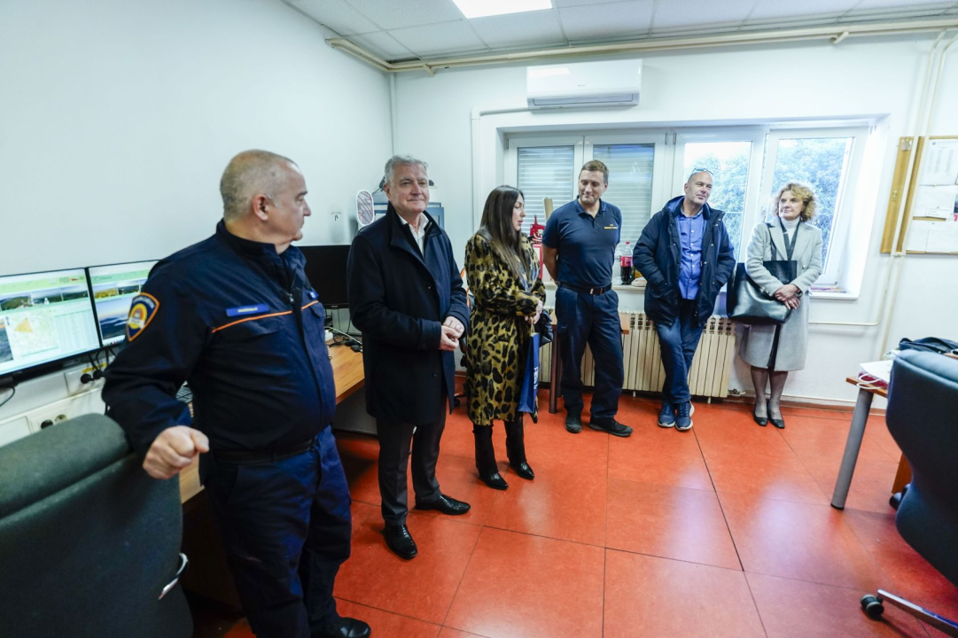 Gradonačelnik Burić obišao dežurne službe: Novogodišnja noć protekla mirno, bez većih intervencija