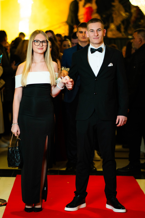 FOTOGALERIJA Zavirite na blještavi Maturalni ples Ekonomske škole (1)