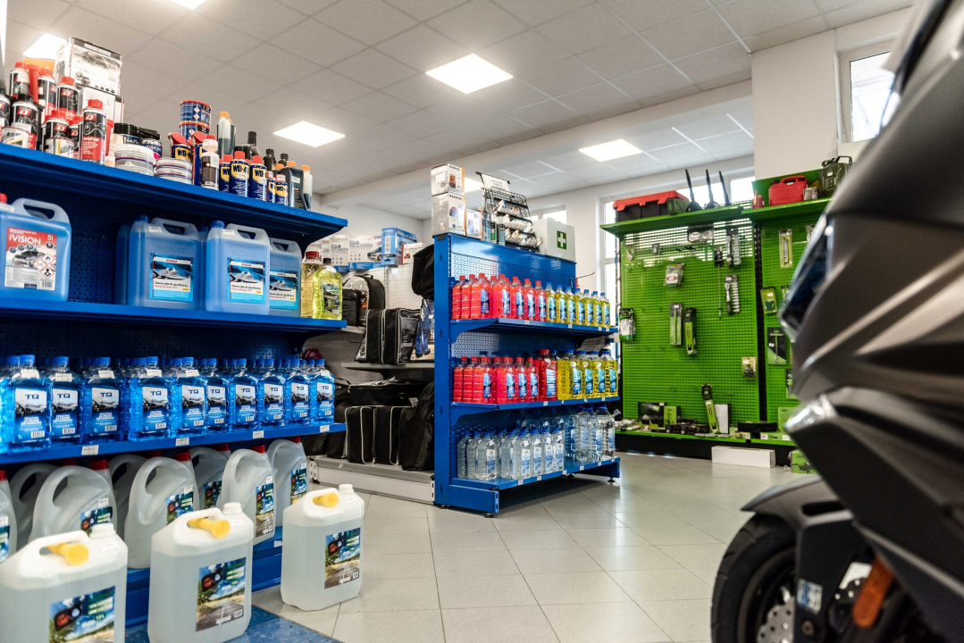 Valentinovo u Auto-Timu: Iskoristite akcije na alat, pneumatike, kacige i ostali asortiman!