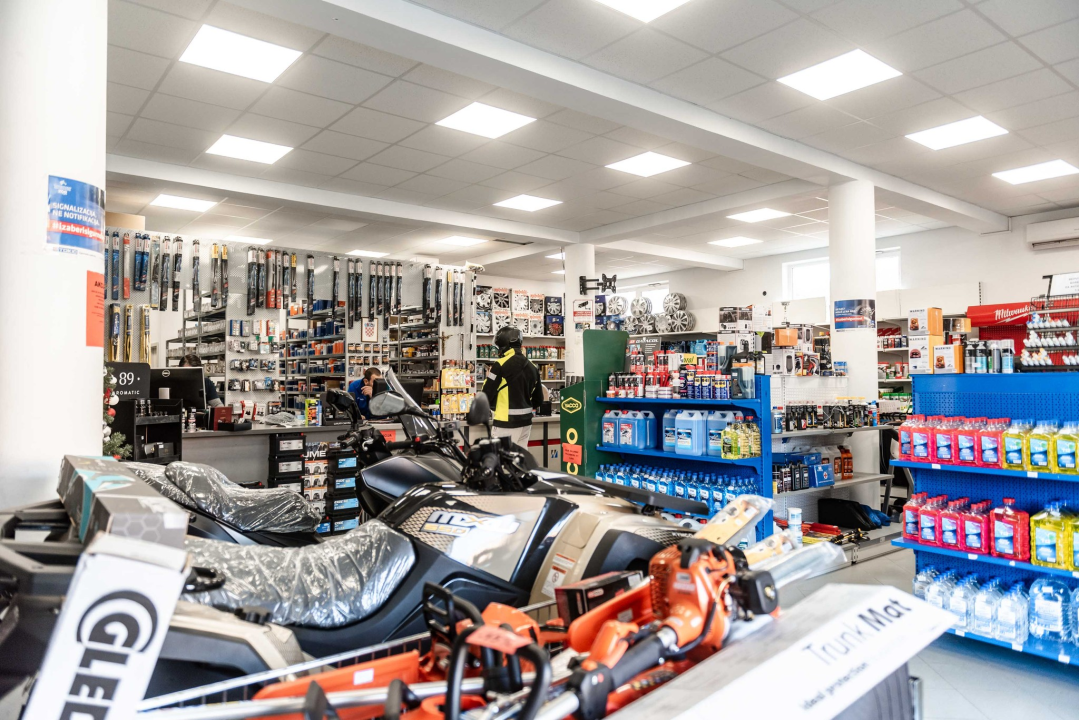 Valentinovo u Auto-Timu: Iskoristite akcije na alat, pneumatike, kacige i ostali asortiman!