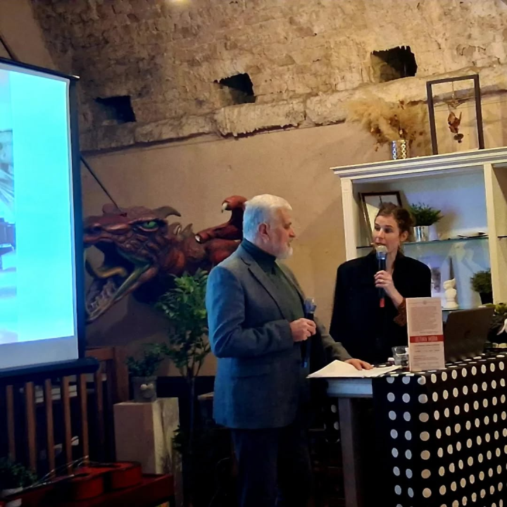 Stoljeće mini suknje: Otvorena izložba fotografija šibenskih modnih revolucionarki