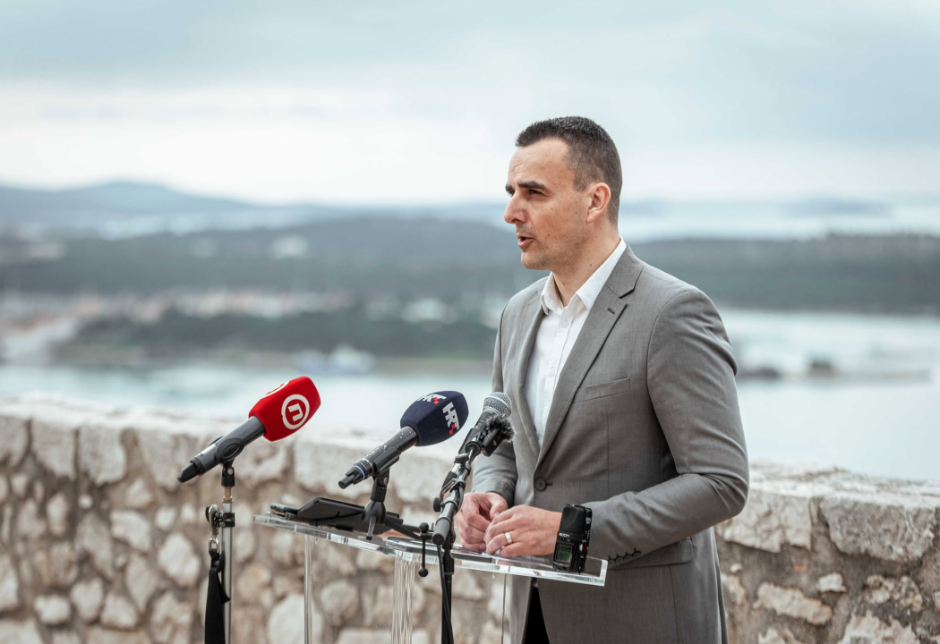FOTOGALERIJA Paško Rakić i službeno kandidat HDZ-a za župana, a ima i slogan: 'Vrime je da i županija uspije'