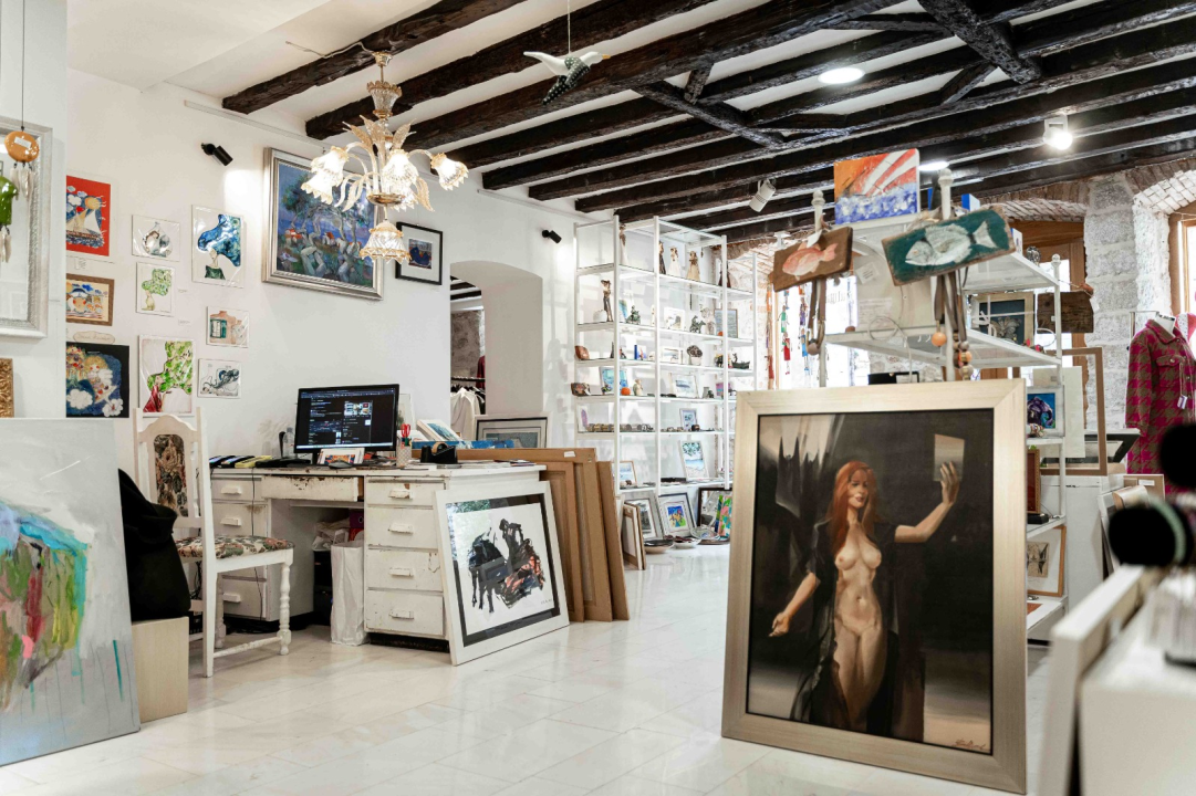 FOTO Otkrijte unikatne umjetnine i modne komade Galerije Juraj Dalmatinac