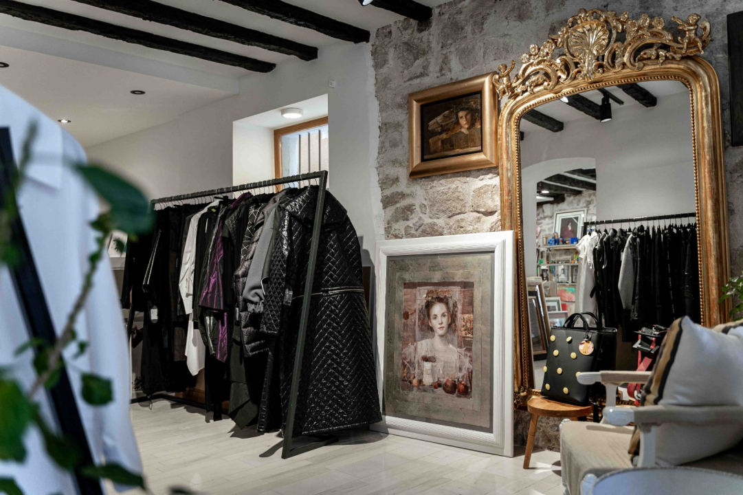 FOTO Otkrijte unikatne umjetnine i modne komade Galerije Juraj Dalmatinac