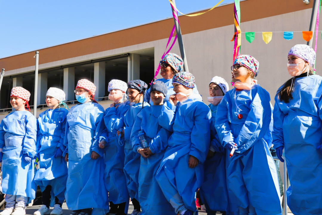 Vesela atmosfera: Velikoj maškaranoj povorci u Kninu pridružili se svi uzrasti