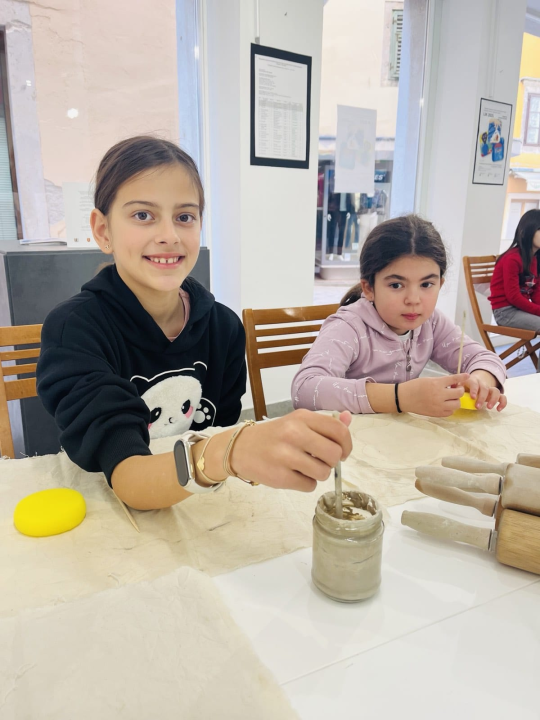 Mali kipari: Školarci iz Unešića izrađivali predmete s motivima katedrale sv. Jakova