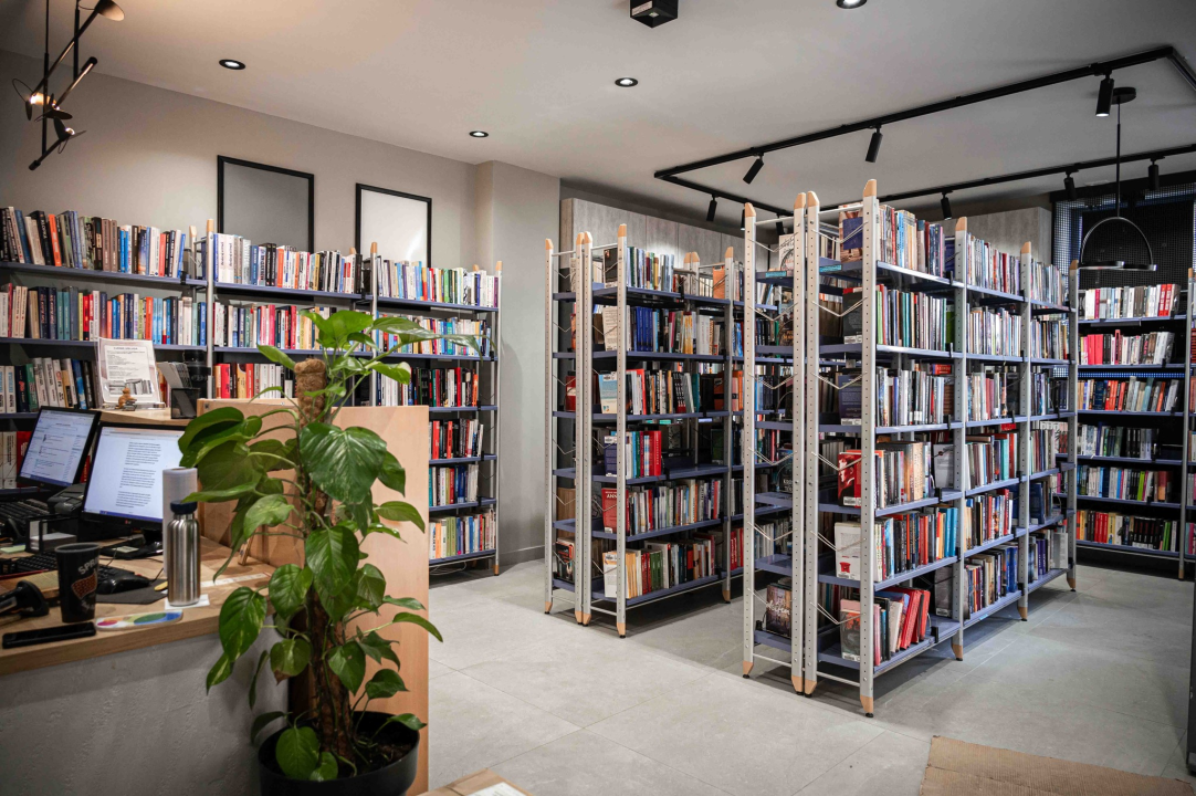 FOTO Šibenska knjižnica, zahvaljujući vrijednim djelatnicima, sasvim dobro radi u 'izvanrednim' uvjetima, ali svi jedva čekaju povratak 'kući'