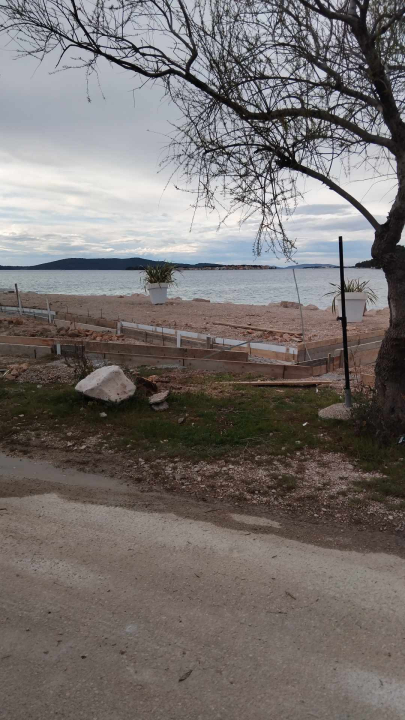 Zabrinuti mještani Žaborića upozoravaju na građevinske radove uz more, Grad Šibenik reagirao 