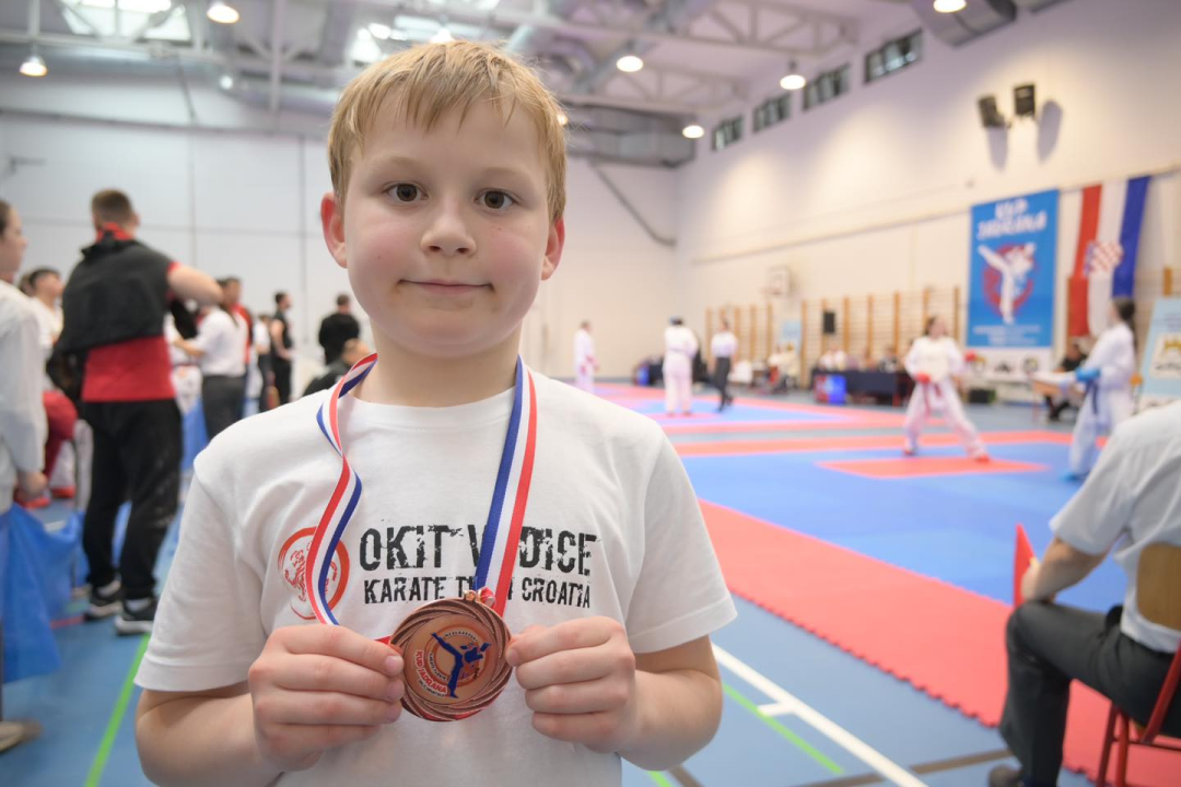 FOTO: Karate klub Okit drugi ukupno na 'Kupu Jadrana' sa 37 medalja