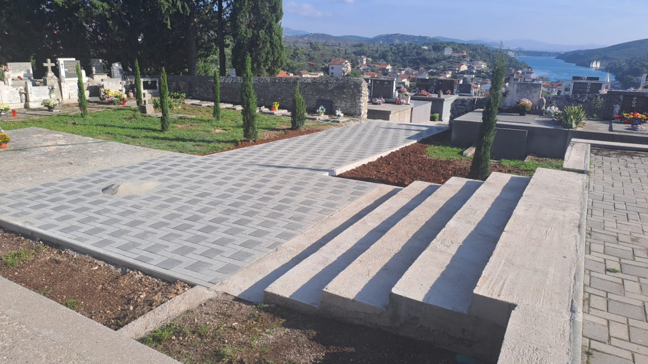 Potporni zid u Danilu, plato na zatonskom groblju i zid u Ulici sv. Spasa napokon su dovršeni