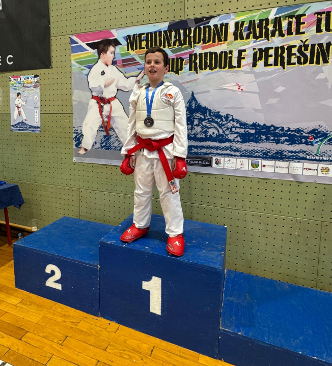 FOTO: Karataši Phoenixa uspješni na turniru u Križu, klub najbolji u borbama, drugi ukupno