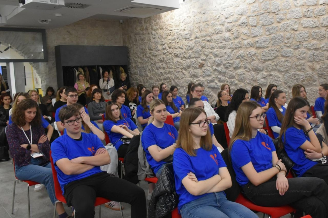 Inicijativa ‘Voda Malih Divova’ proslavila prvi rođendan: ‘Umrežili smo 100 punionica u ugostiteljskim objektima diljem županije’