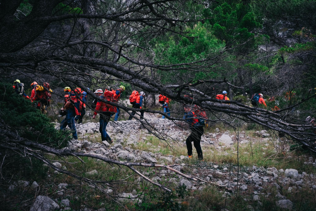 Šibenski HGSS-ovci na Biokovu sudjelovali na vježbi stijenskog spašavanja