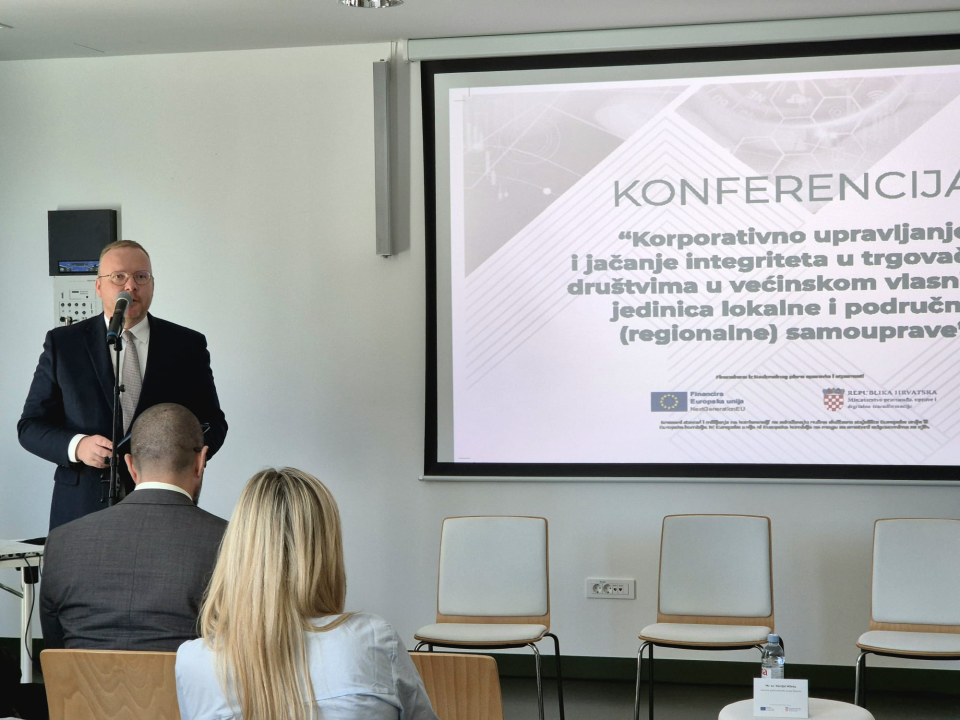 Izazovi korporativnog upravljanja i jačanje integriteta: Župan Jelić sudjelovao na okruglom stolu na tvrđavi sv. Ivana