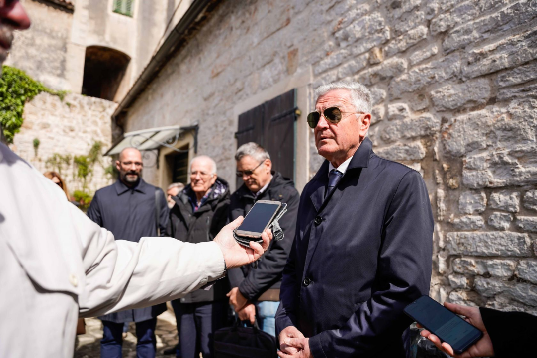 Burić i Mileta u obilasku obnovljenih arhitektonskih detalja u Šibeniku