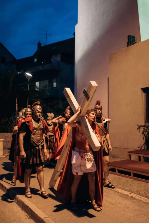 Župljani izveli snažno uprizorenje 'Muke' uoči Velikog tjedna