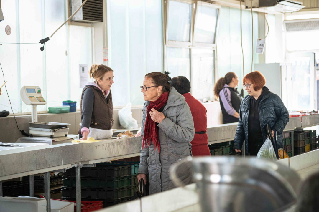 Veliki petak na šibenskoj pijaci: Traži se meso i zelenje, na peškariji nema gužve
