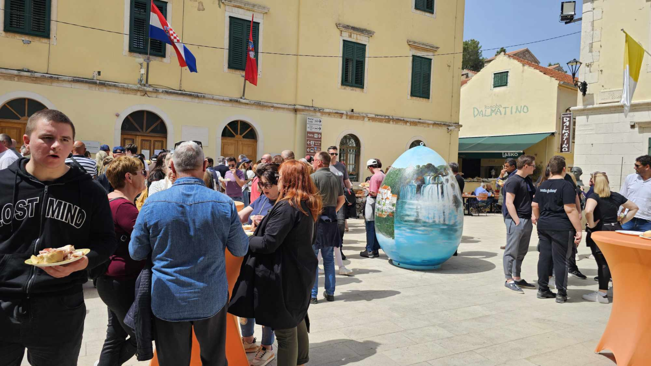 Uskrsni domjenak u Skradinu