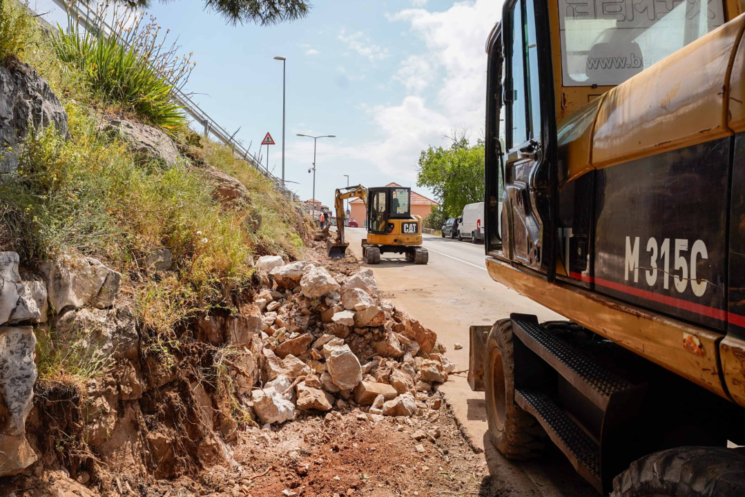 Željko Burić provjerio kako napreduju radovi u Crnici: 'Cilj nam je da svaki naš kvart dobije urbanu infrastrukturu'