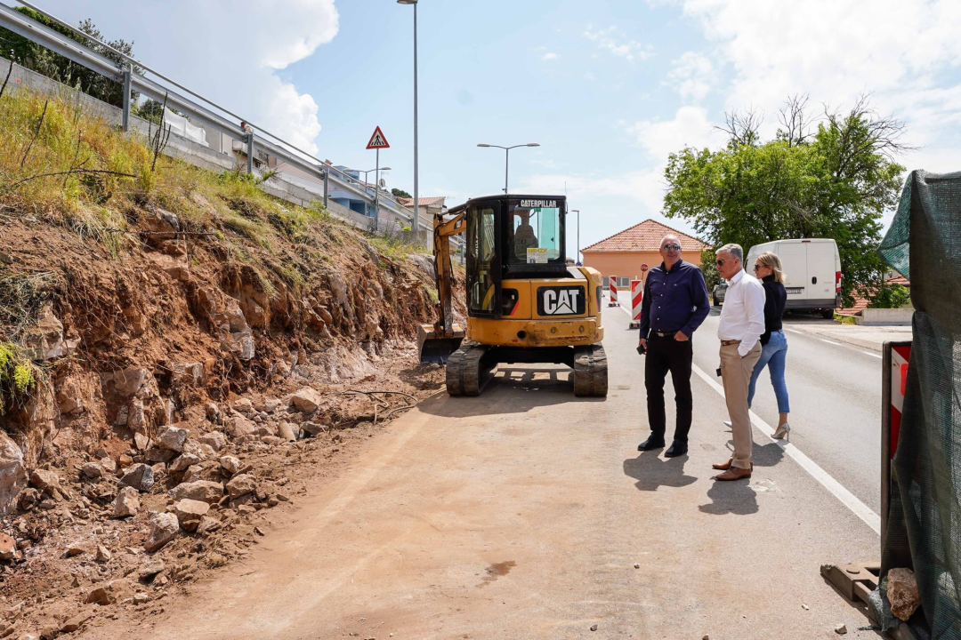 Željko Burić provjerio kako napreduju radovi u Crnici: 'Cilj nam je da svaki naš kvart dobije urbanu infrastrukturu'