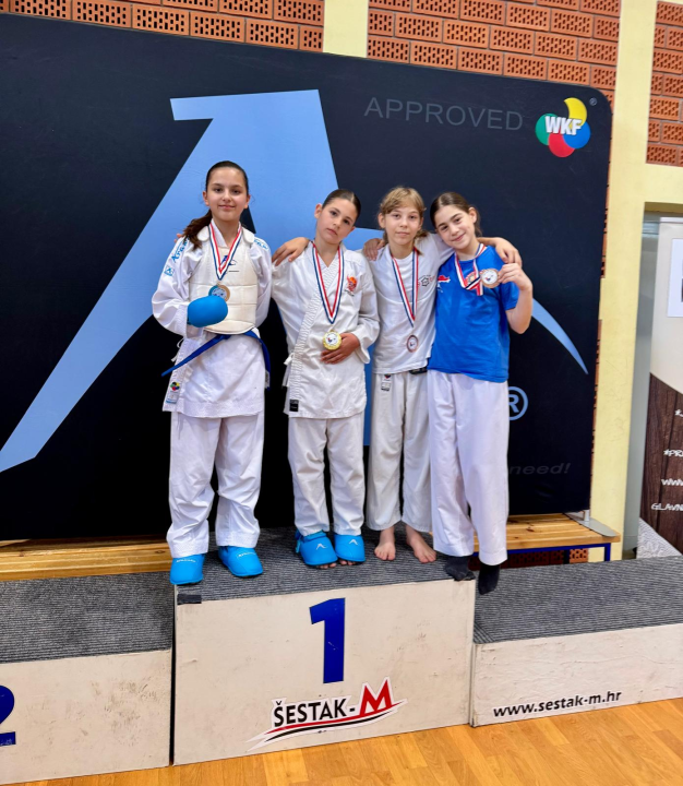 FOTO: Karatašima Phoenixa deset medalja u Maloj Subotici