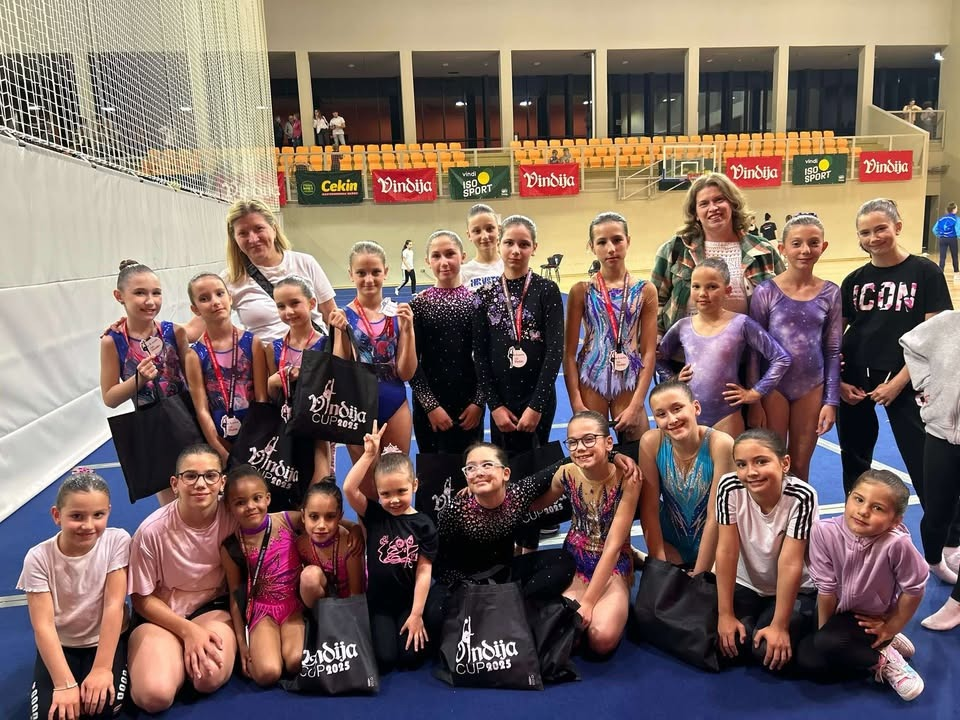 Mlade gimnastičarke šibenskog 'Neba' briljirale na natjecanju u Varaždinu