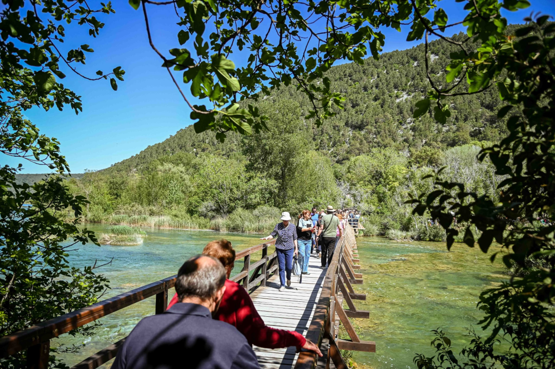 FOTO Uz podjelu fažola obilježen Praznik rada: 'Svim dragim posjetiteljima NP Krka željeli smo danas osigurati ručak'