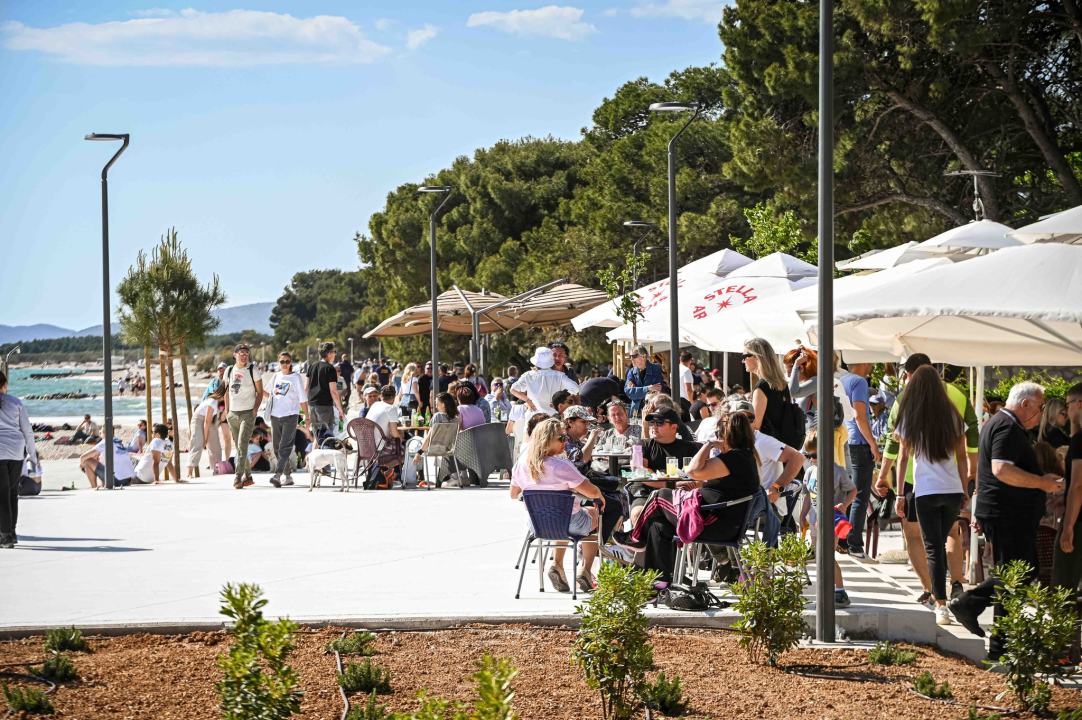 Prvosvibanjska fešta na Jadriji: Neki to vole vruće zagrijali publiku, na Fenikse još stignete