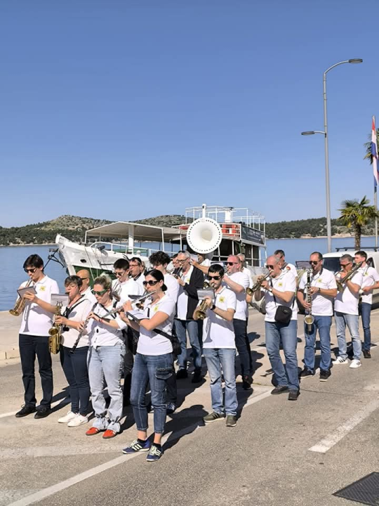 Šibenska narodna glazba budnicom obilježila 1. svibnja, fešte diljem županije