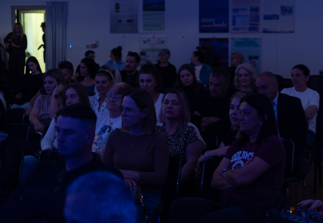 Paško Rakić Kninu poklonio kazališnu večer umjesto političkog skupa