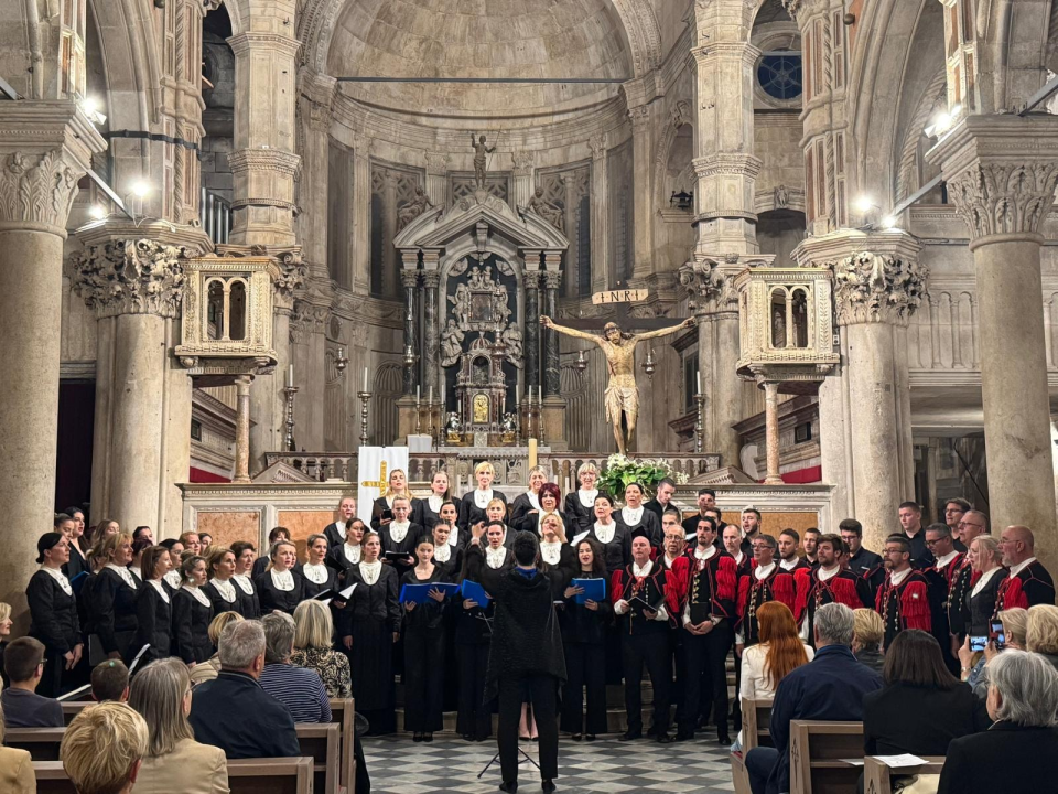 Exultate, Jubilate: Koncert duhovne glazbe ispunio šibensku katedralu