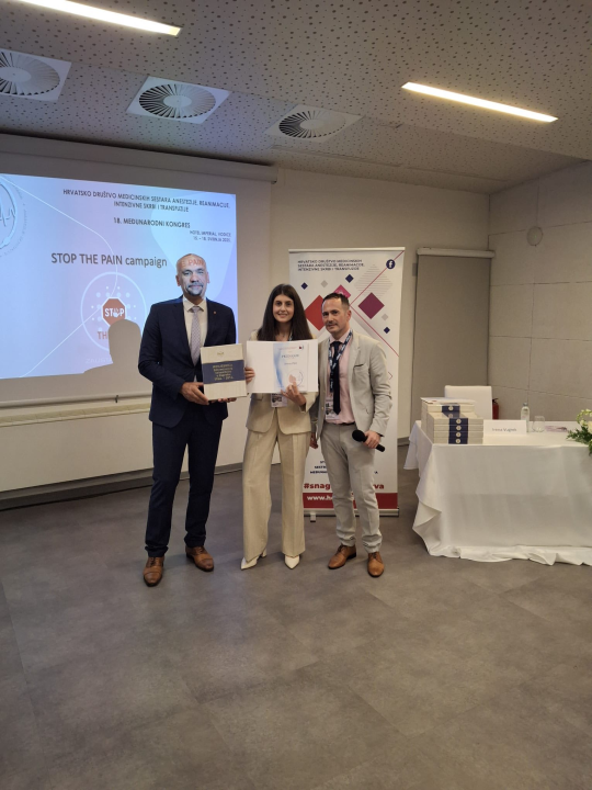 Učenicima šibenske Medicinske škole u Vodicama uručena priznanja za izniman trud