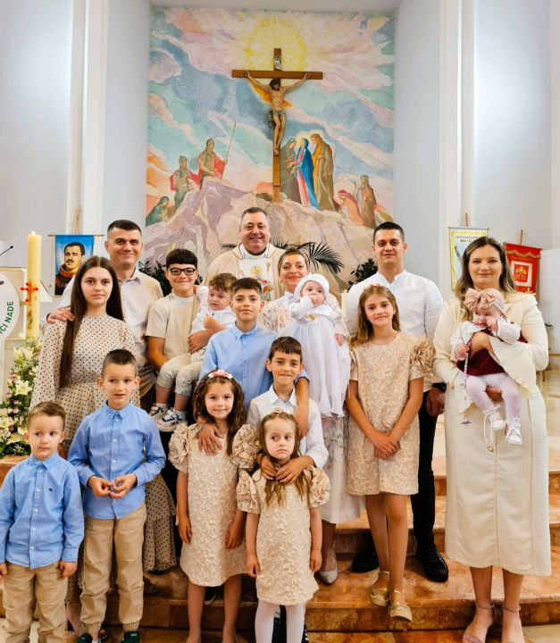 U Kistanjama krštena Katarina, deveto dijete obitelji Antić: 'Budite hrabri svjedoci Božje ljubavi'