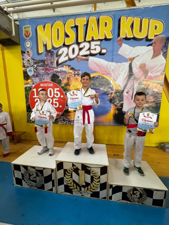 FOTO Karatašima Phoenixa 20 medalja na 'Mostar Kupu'