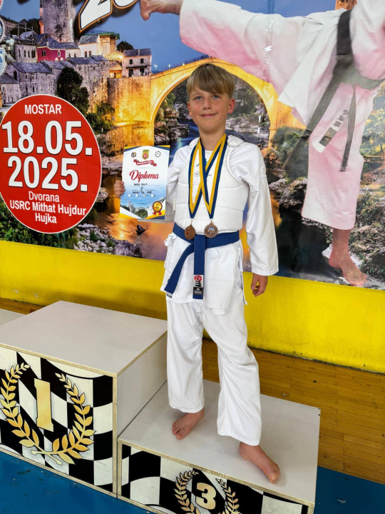 FOTO Karatašima Phoenixa 20 medalja na 'Mostar Kupu'