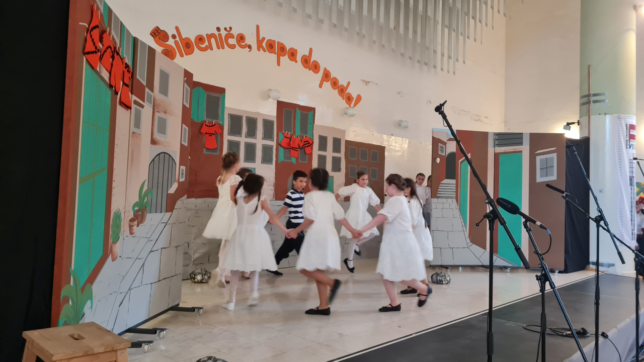 Šibeniče, kapa do poda