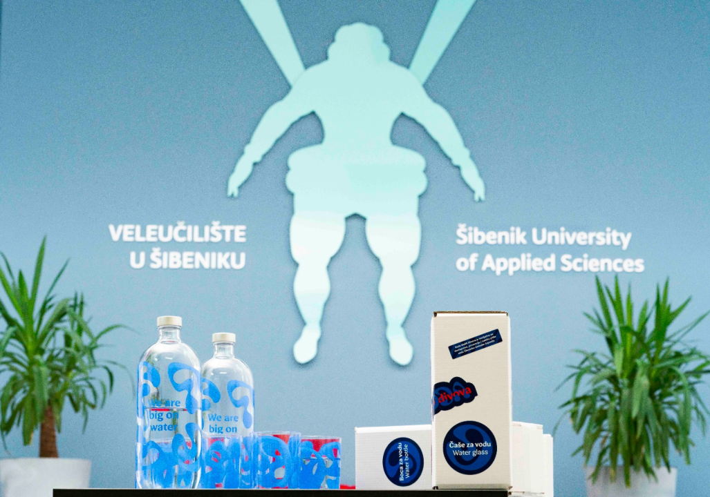 FOTO Voda Malih Divova ulazi u javne institucije 