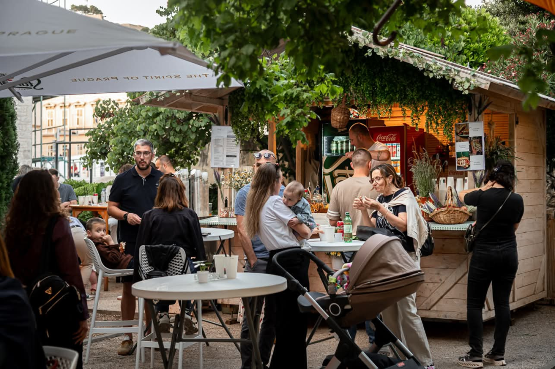 Otvoren Šibenik Spring festival: Peco rasplesao pun Perivoj Roberta Visianija