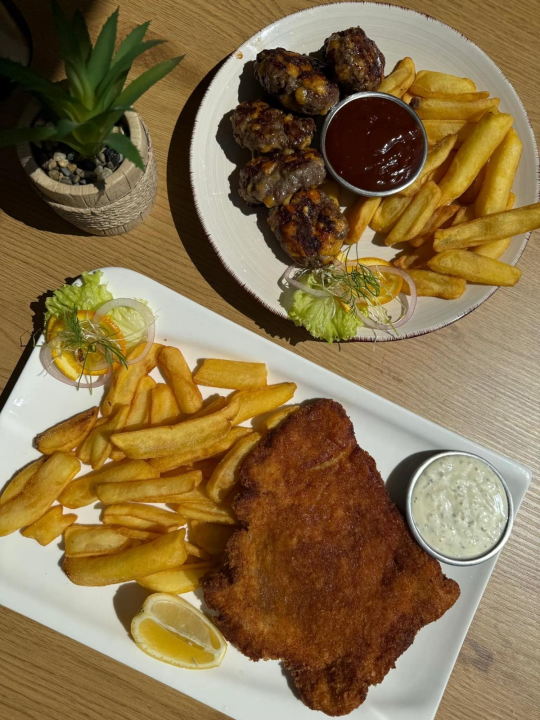 FOTO Glazba uživo i vrhunska spiza – Bore i Ermin u restoranu Mačak!