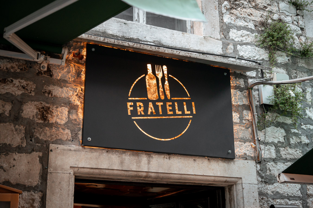 FOTO Doživite okus Italije na ugodnoj vanjskoj terasi Pizzerije Fratelli!