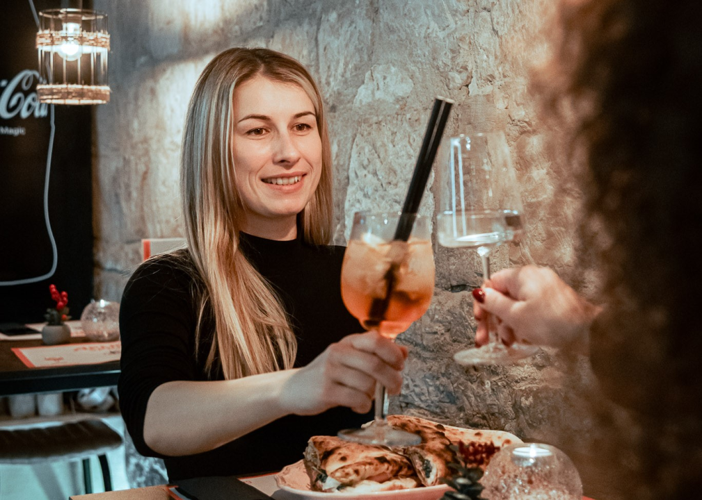 FOTO Doživite okus Italije na ugodnoj vanjskoj terasi Pizzerije Fratelli!