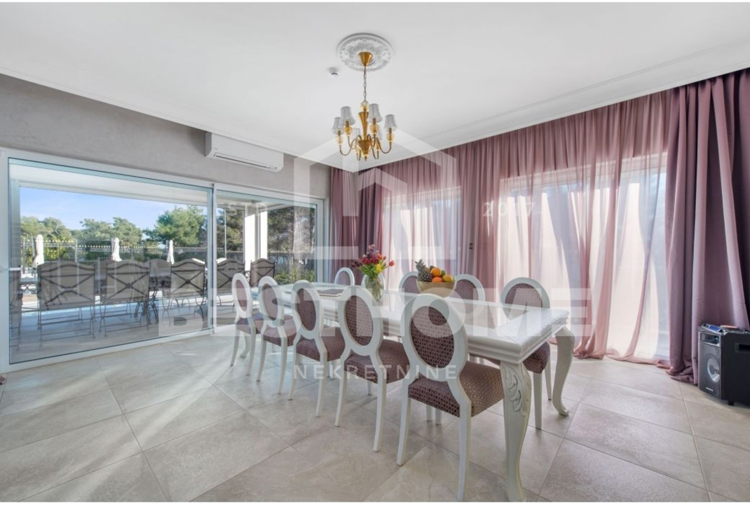 'Dvorac' u centru Vodica: Na oglasima osvanula luksuzna vila od 530 kvadrata