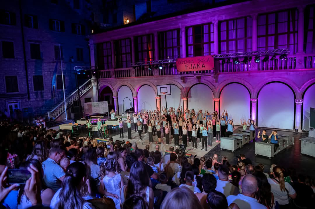 Održana generalna proba: Svečano otvaranje 65. MDF-a u Šibeniku uz mjuzikl, vatromet i feštu do ranih jutarnjih sati