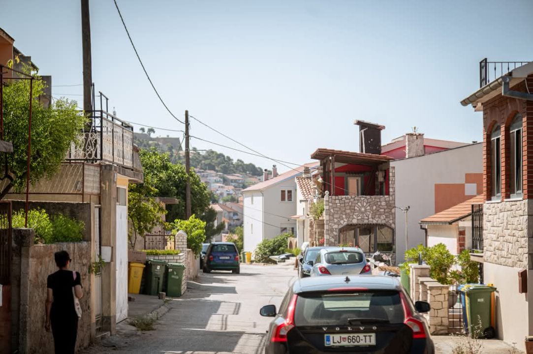 Nekretnine u Njivicama sve traženije, grad planira čvorove za lakši ulaz u Šibenik