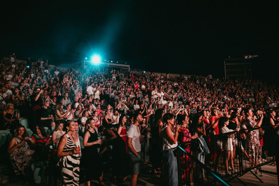 Večer za pamćenje: Matija Cvek & The Funkensteins rasplesali publiku na Tvrđavi sv. Mihovila