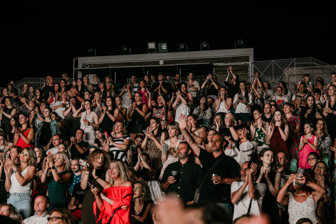 Večer za pamćenje: Matija Cvek & The Funkensteins rasplesali publiku na Tvrđavi sv. Mihovila